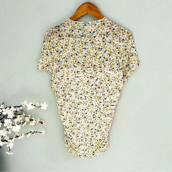 Torrid Ditsy Floral Mesh Ruhed Top NWT Size 1X - Picture 6 of 6